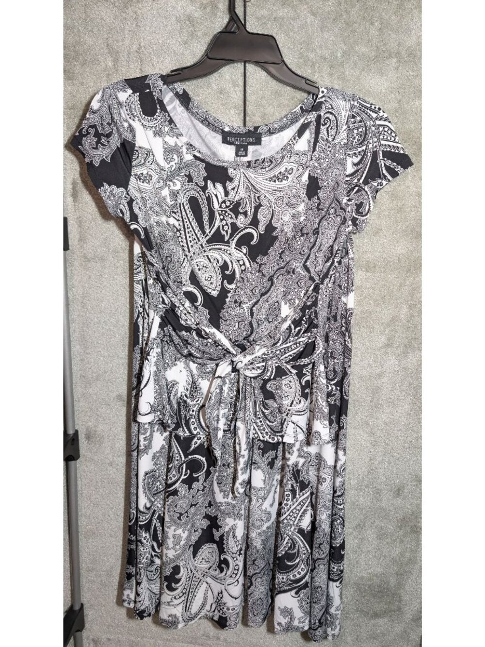 089 Perceptions Women’s Black & White Paisley Print Dress With Belt Waist Sz 10